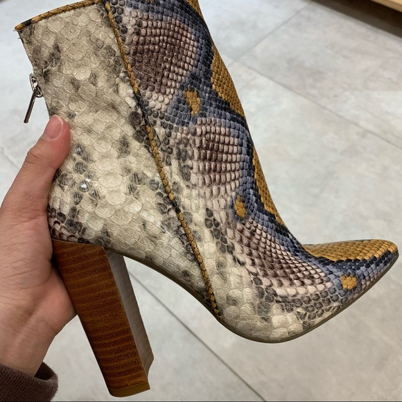 STEVE MADDEN Trista -S Multi snake ankle boots - Picture 11 of 12